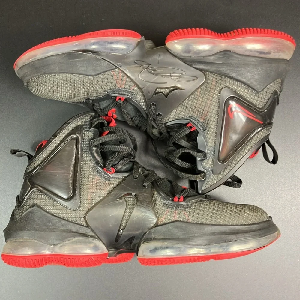 Nike LeBron XIX 19 Bred University Red‎ Athletic Basketball Shoes Men’s size 8.5